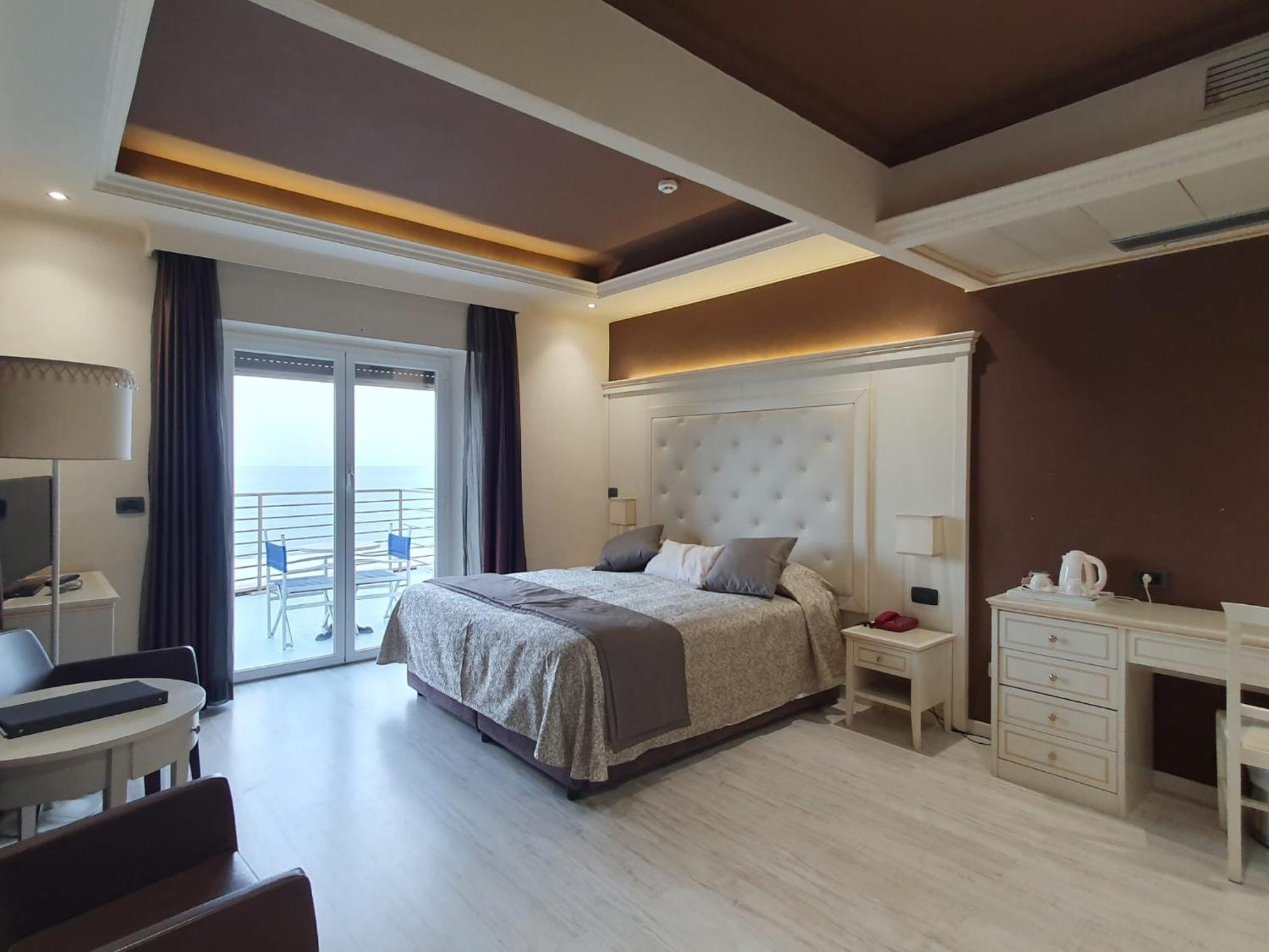 Hotel Regina Alassio Eksteriør billede